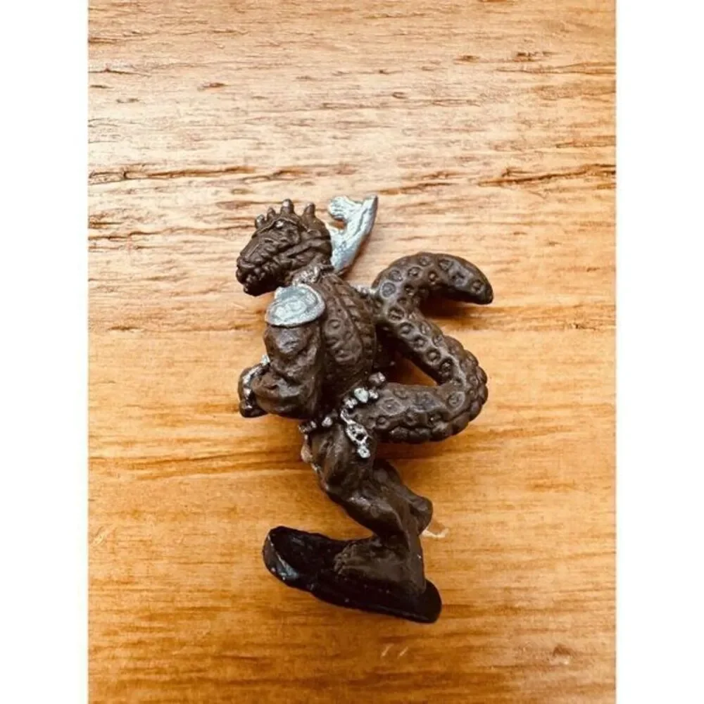 Lizard Man Armor Class 5(4) Miniature Fantasy AD&D‎ 1970's Hand Painted